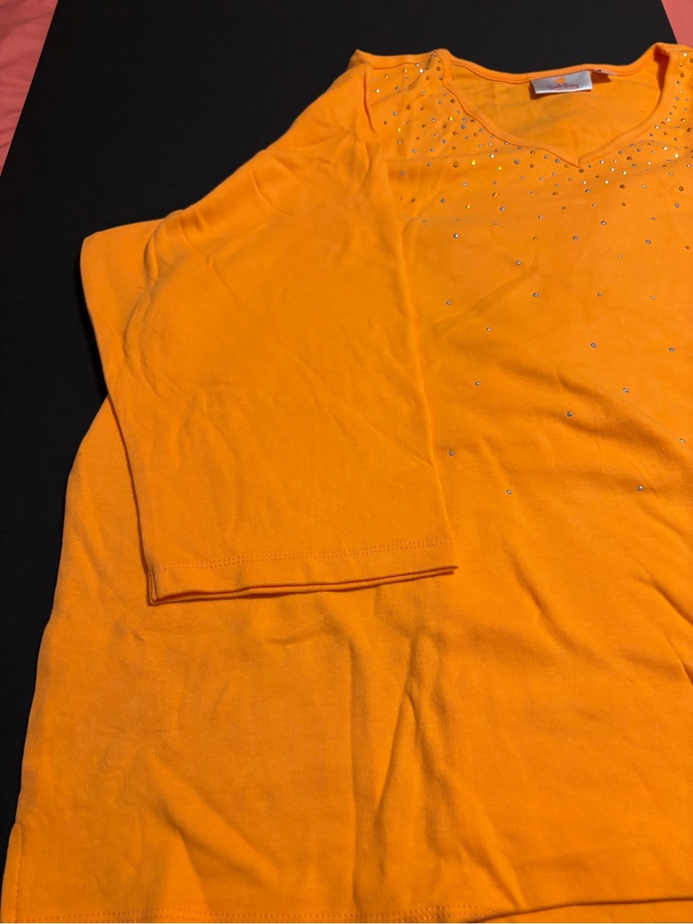 Quacker Factory Women’s 3X Orange Rhinestone V-Neck 3/4 Sleeve Knit Top Plus Sz - Picture 2 of 4